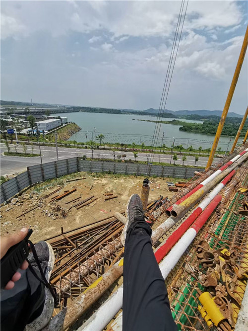 长岛县作业中发生设备损坏或人员意外，责任怎么划分？