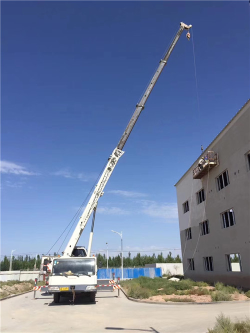 长岛县“轻装强干”—— 吊车的 “轻量化臂架” 技术